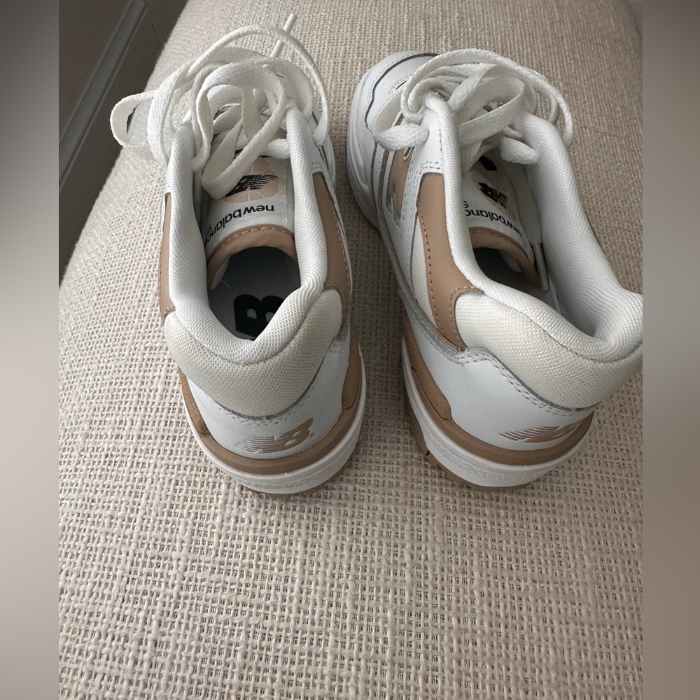 New Balance White and Tan Women's Shoes 51/2